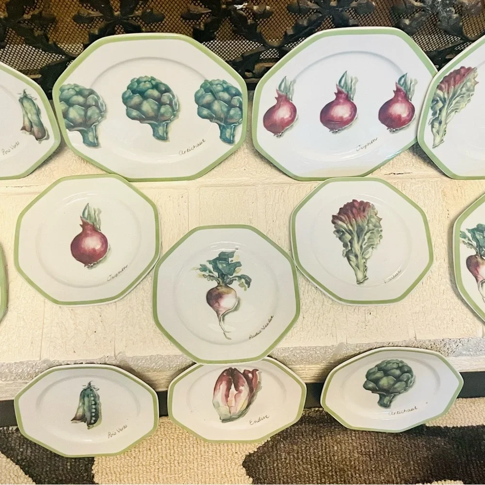 Williams-Sonoma Vegetable Garden set of 12; 6 bread/6 salad plates